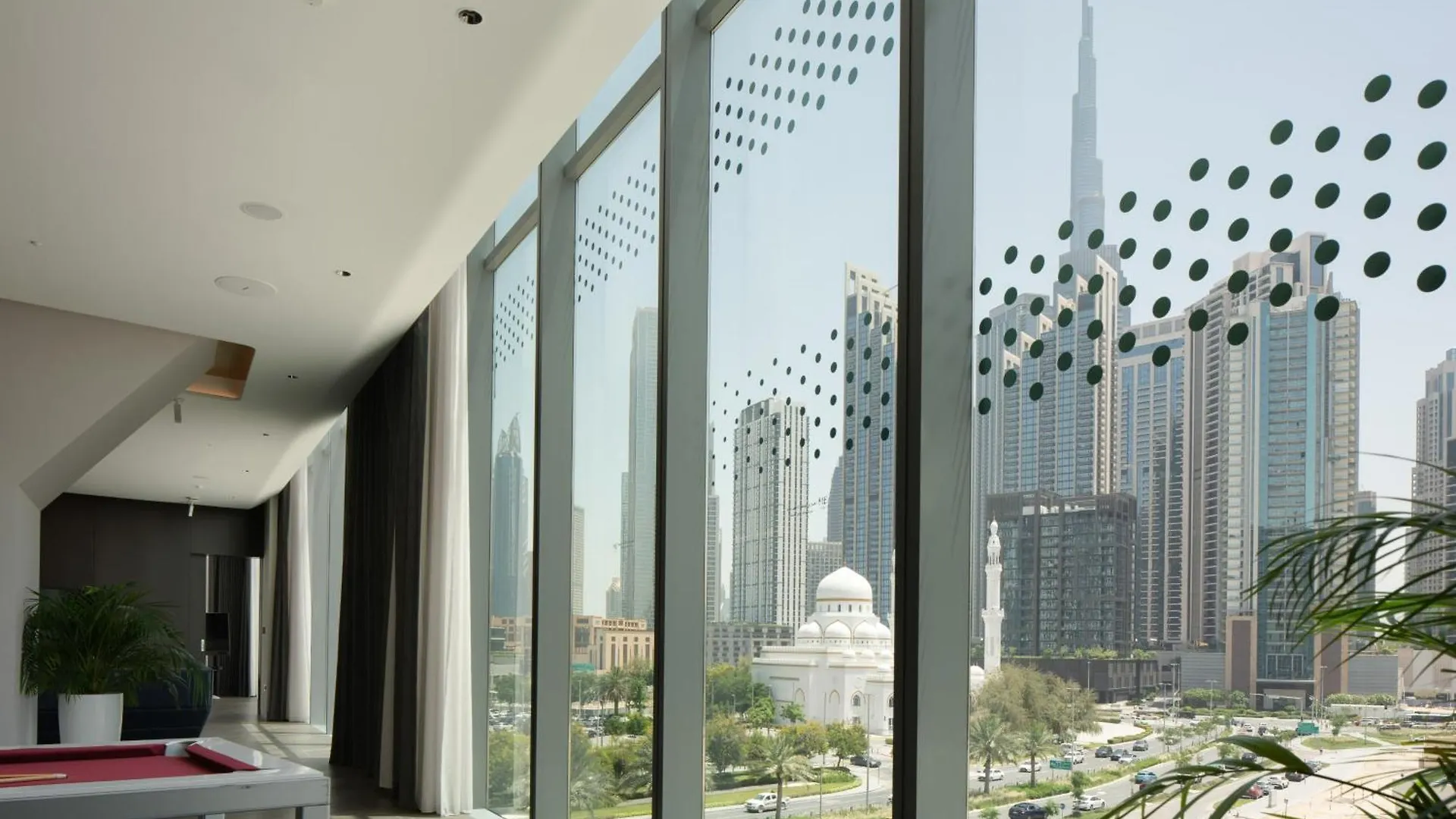 Me Dubai By Melia Hotel